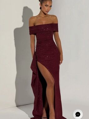 Women’s One-Shoulder Wine Evening Gown with High Slit Size M